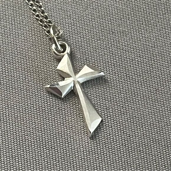 Vtg Silver Cross Pendant Child Size Boy Girl .925 18” Chain - Picture 1 of 9